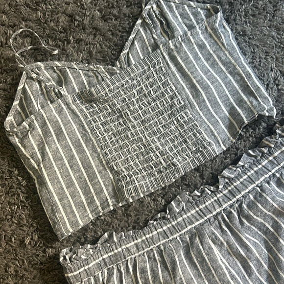 Express Grey Pinstripe Two Piece Outfit - Picture 6 of 8